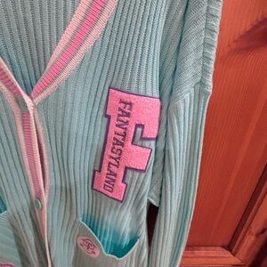 NO
tags but brand new and never worn!  Disney cardigan.  Fantasyland